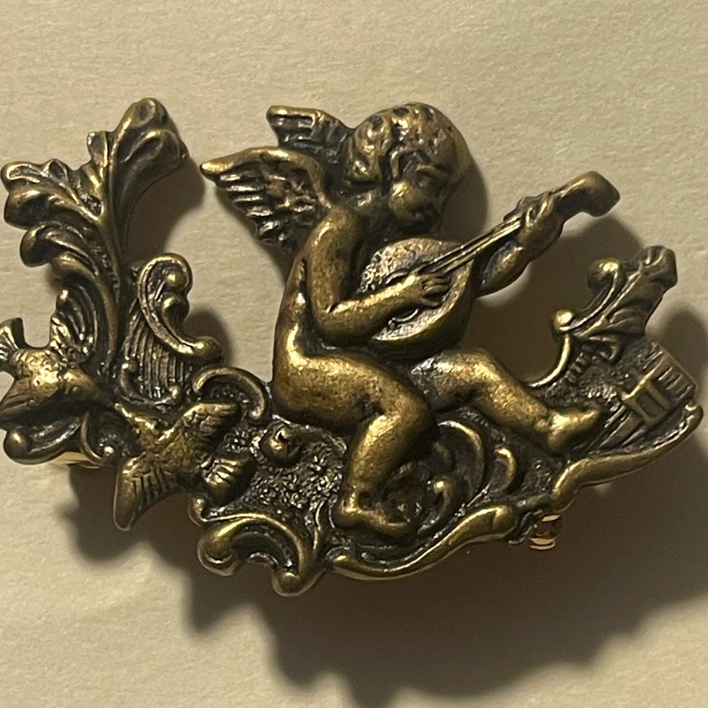 Vintage Cherub Angel brooch